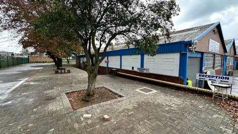 28 Tennyson Dr, Tulisa Park, Johannesburg South, 2197, South Africa - 1500m² (23)